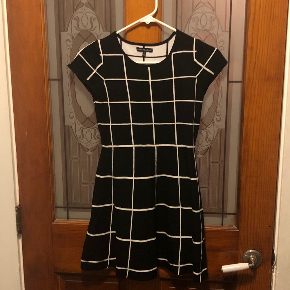 Trendy girls dress